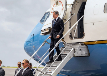 Uçağı bozuldu, NATO toplantısına otomobille gitti