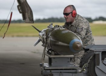 ABD, İsrail’e bomba satışını erteledi