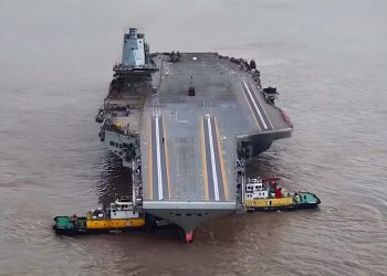 Çin’in en gelişmiş uçak gemisi Fujian deniz testlerine başladı
