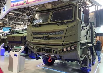 Yerli askeri araç platformu yurt dışında ilk kez vitrine çıktı