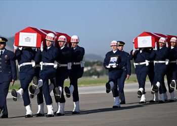 Eğitim uçağında şehit olan pilotlar için tören düzenlendi