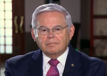 Türkiye’ye F-16 satışını engelleyen Senatör Menendez rüşvetten istifa etti