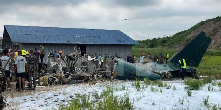 Yolcu uçağı kalkışta kaza yaptı: 18 ölü