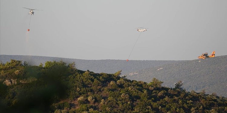 İzmir’deki yangına 22 hava aracı müdahale ediyor