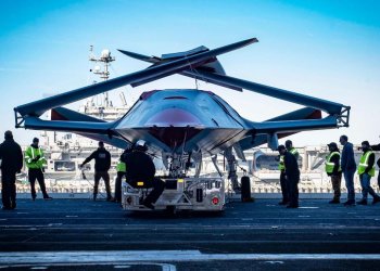 ABD, uçak gemisine dünyanın ilk İHA kontrol merkezini kurdu