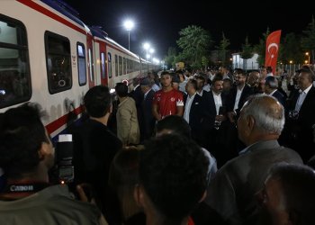 İkinci seferini yapan “Turistik Tatvan Treni” Bitlis’e ulaştı