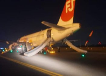 Duman alarmı uçağa acil iniş yaptırdı