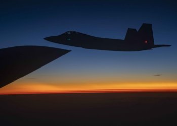 ABD, Ortadoğu’da savaş uçağı filosunu çeşitlendiriyor
