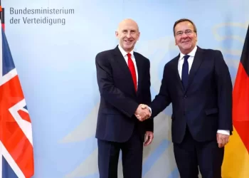 Almanya ve İngiltere havada ve karada güç birliği yaptı