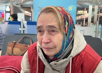 70 yaşındaki kadın 40 gündür havalimanında mahsur
