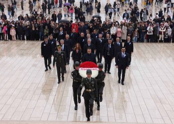 ASELSAN, 49. yaşını Anıtkabir ziyaretiyle taçlandırdı