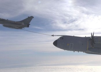 Rafale M’den A400M’e yakıt ikmali