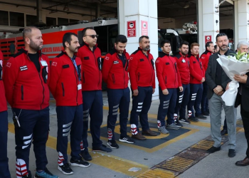 Uçak yangınına erken müdahale eden ekibe teşekkür ziyareti