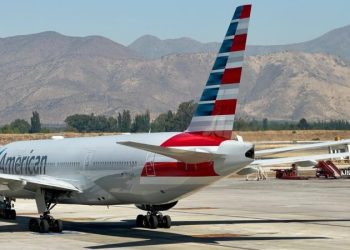 Teknik aksaklık giderildi, American Airlines uçuşlara yeniden başladı