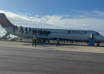 Kabindeki duman Delta uçağına acil iniş yaptırdı