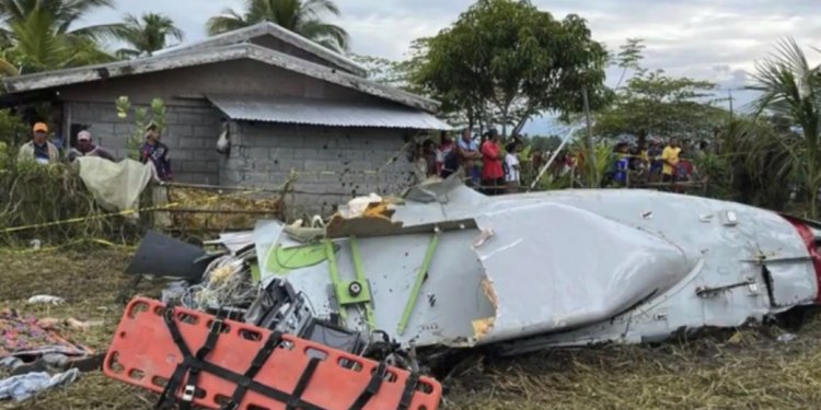 Filipinler’de ABD askeri uçağı düştü