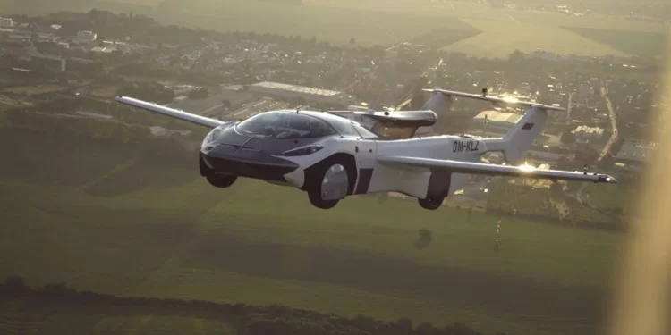 İlk uçan araba AirCar satışa hazırlanıyor!
