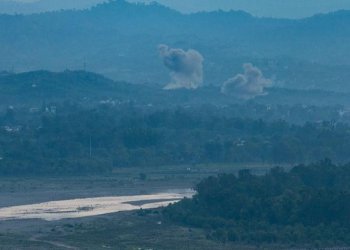 Hindistan havalimanlarını vurdu, Pakistan hızlı füzeleri ateşledi!