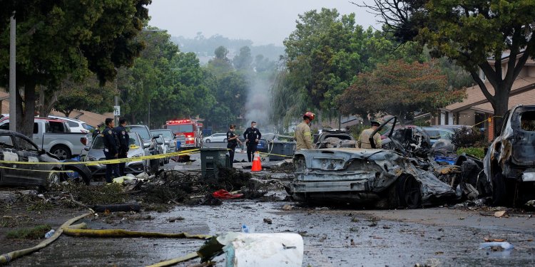 Özel jet ABD’de yerleşim yerine düştü!