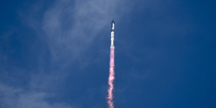 SpaceX’in Starship roketi 9’uncu test uçuşunda da parçalandı