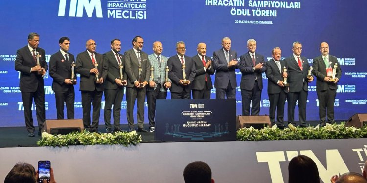 Havacılık ve hizmet ihracatında şampiyonlar ödüllerini aldı