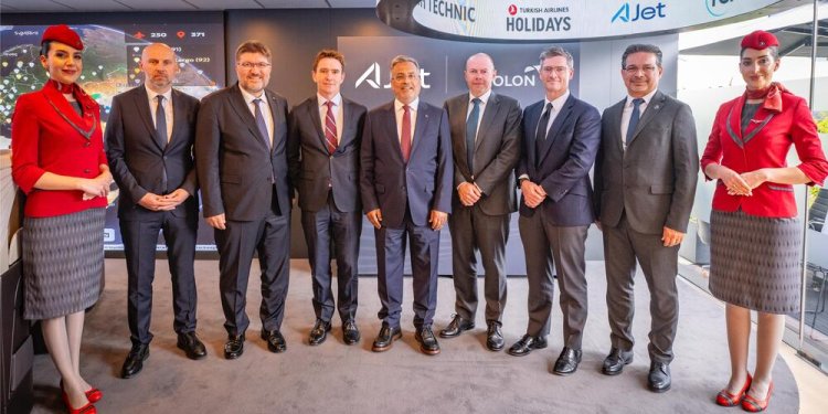 AJet’ten Paris’te 14 uçaklık Airbus anlaşması