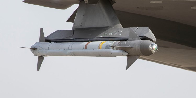 Raytheon’a 1,1 milyar dolarlık füze siparişi