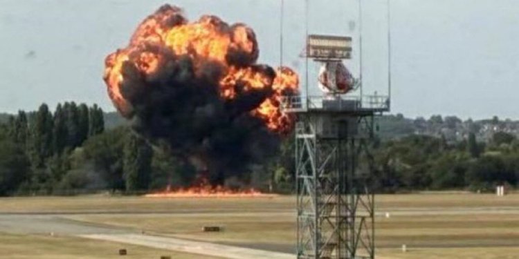 Londra’da King Air uçağı kalkışta düştü!