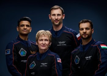 Rekor astronot Whitson’la 3 ülke uzaydan döndü!