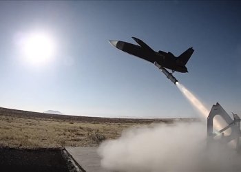 Yüksek hızlı hedef uçak ŞİMŞEK, yeni yetenekleriyle test edildi