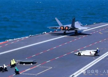 Çin’in CATOBAR gemisi Fujian’da üç uçak tipi denendi