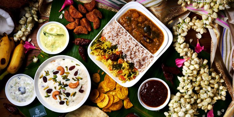 Emirates’ten uçakta yolcularına Onam lezzetleri