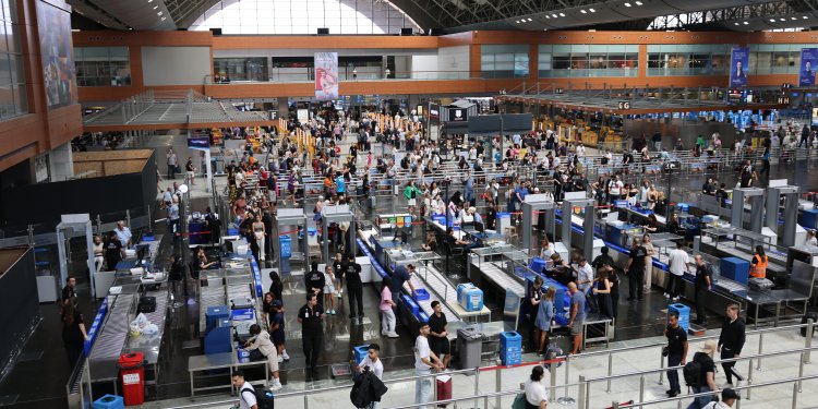 Sabiha Gökçen Havalimanı günlük 855 sefere ulaştı