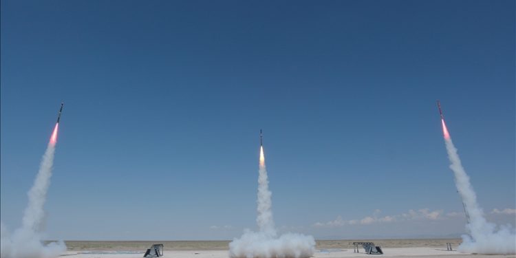 TEKNOFEST’te üç roket aynı anda ateşlendi