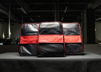 THY Teknik, uçak koltuklarından öğrencilere çanta yaptı