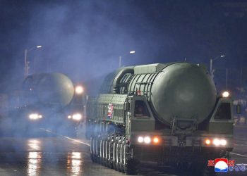 Kuzey Kore, en güçlü nükleer füzesini sergiledi: Hwasong-20