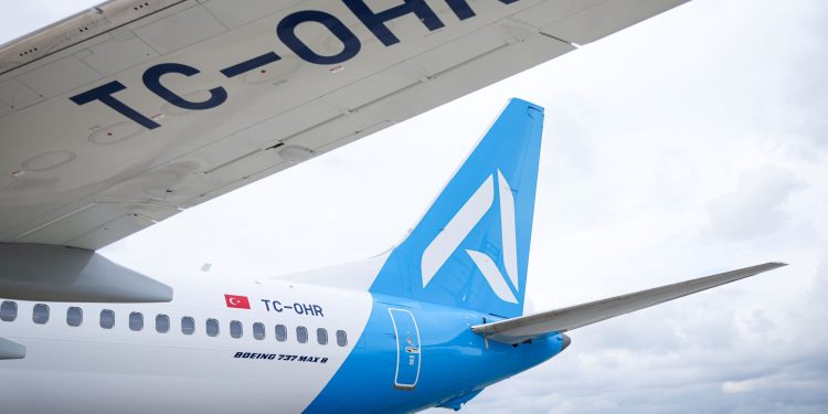 AJet, iki yeni uçağı teslim aldı