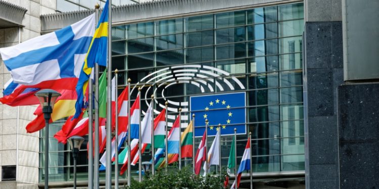 AB savunması için 1,5 milyar euroluk onay