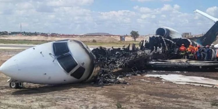 Kongo’da bakanın bulunduğu uçak küle döndü