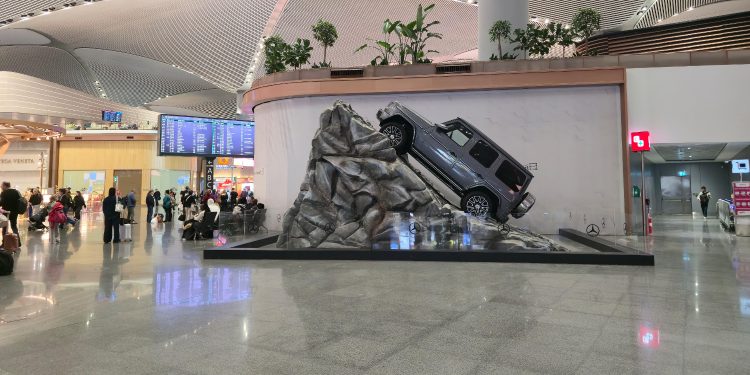 İstanbul Havalimanı’nda Mercedes-Benz’den etkileyici uygulama