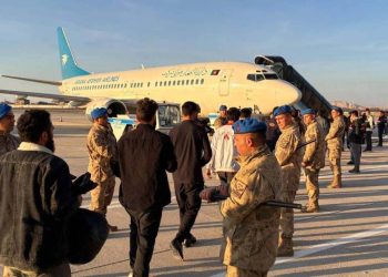 Kaçak geldiler, Van’dan Afganistan uçağıyla geri gönderildiler