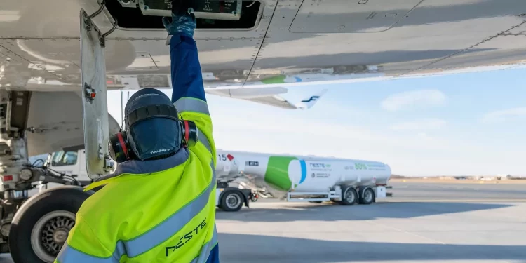 Singapur, uçak biletlerine çevre vergisi getiriyor