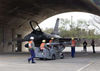 Geciken F-16 teslimatlarını hızlandırmak istiyor