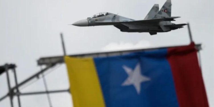 ABD, havayollarını Venezuela hava sahası için uyardı