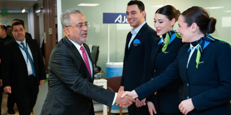 Ahmet Bolat sahaya indi, AJet’i yerinde inceledi