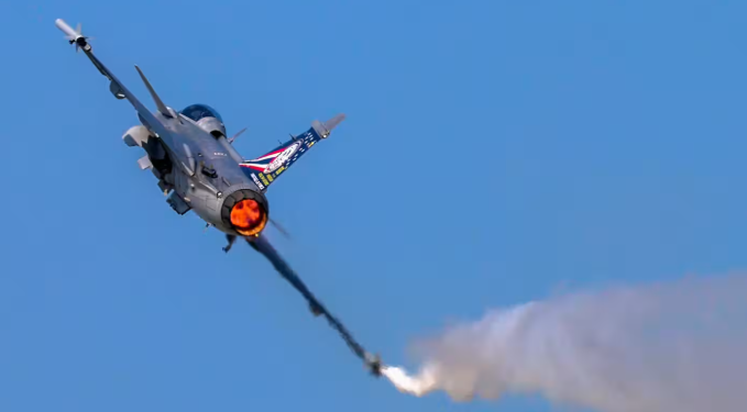 Tayland sınırda çatışma sonrası Kamboçya’yı vurdu