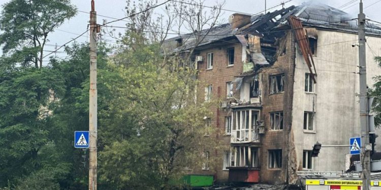 Kiev, sabaha yoğun füze ve İHA saldırılarıyla uyandı