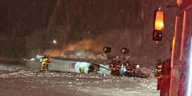 ABD’de özel jet kalkışta düştü