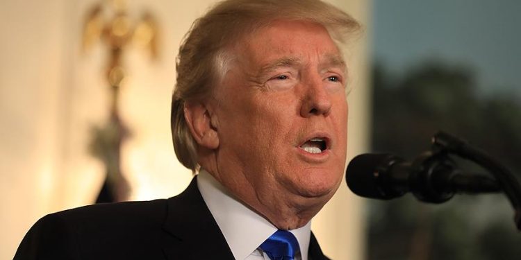 Trump’tan İran’la iş yapanlara ek vergi kararı