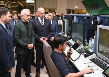 Türkiye her 13 saniyede bir uçağı yönetiyor